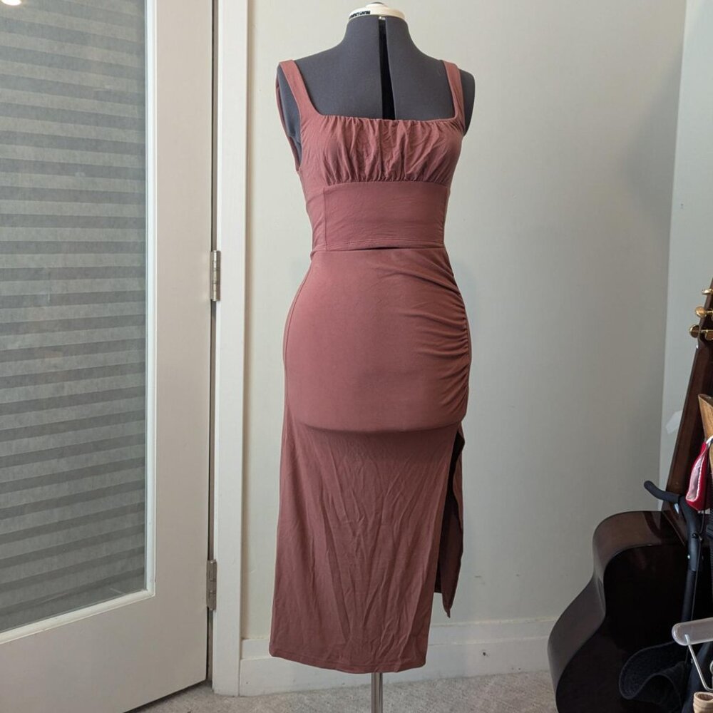 ⛔ SOLD ⛔Aritzia Wilfred Free Orbit Tank + Vespa Skirt Two Piece Set